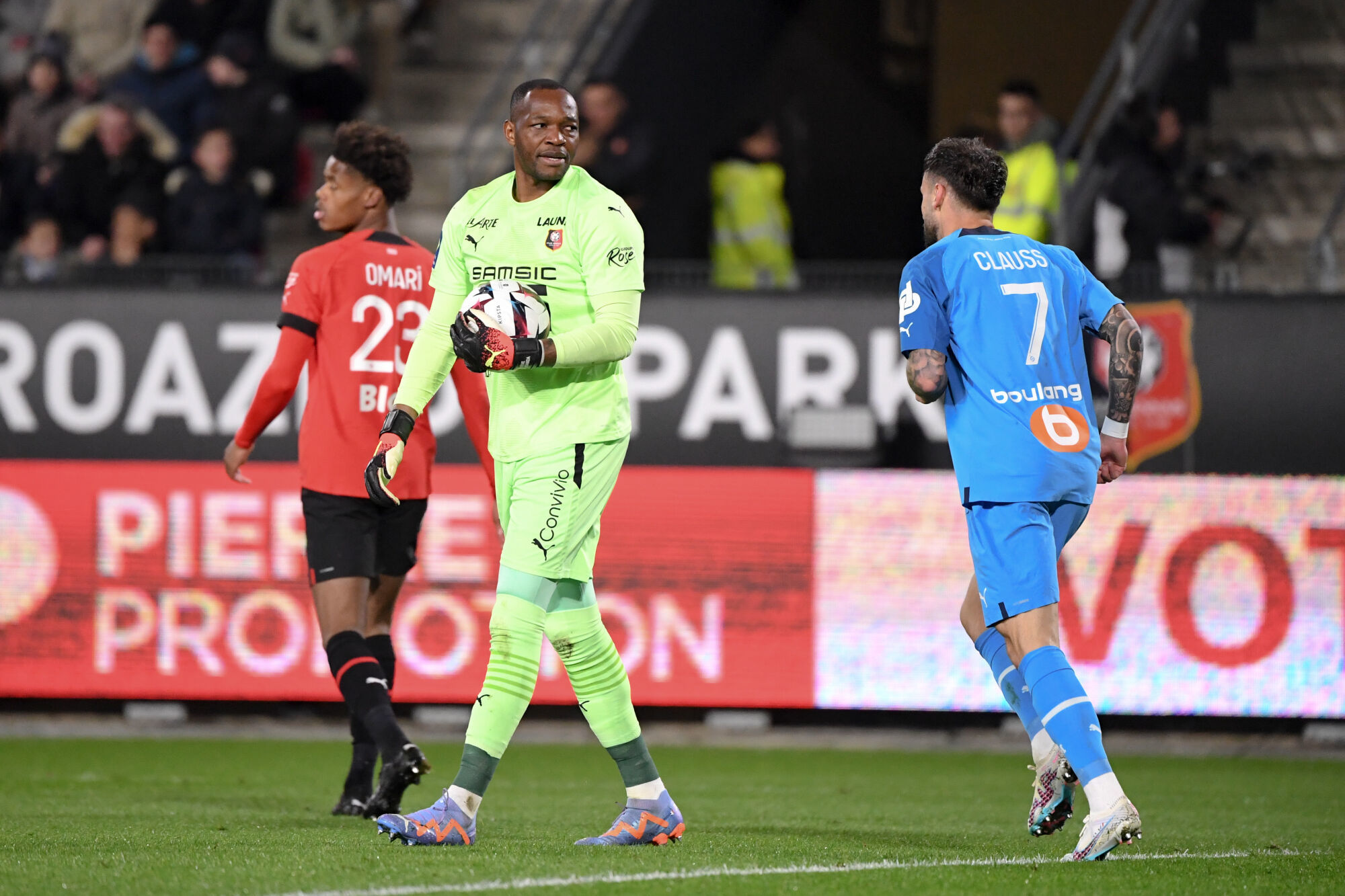 Hommage Ému au Vélodrome : Steve Mandanda Tire Sa Révérence