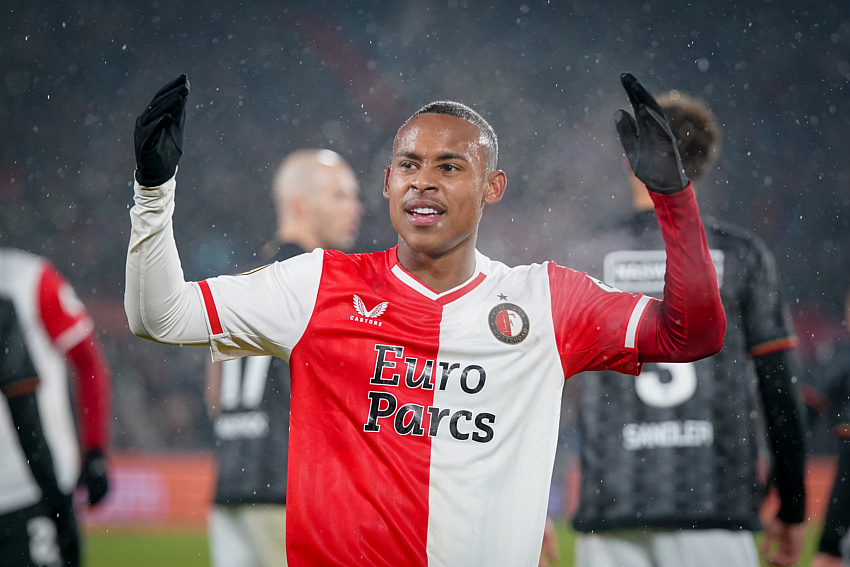 Feyenoord sous tension : l'absence d'Igor Paixao inquiète les supporters