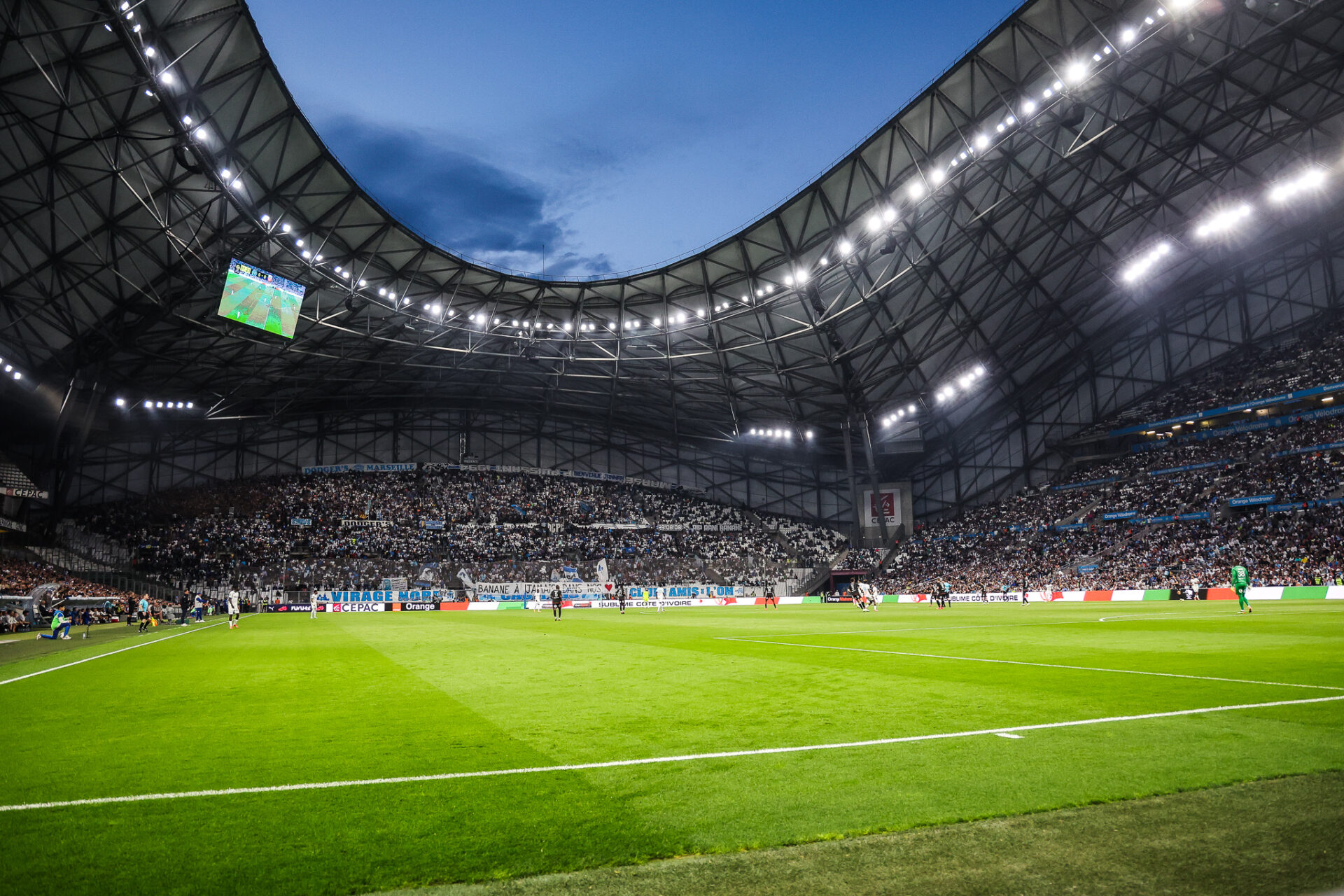 L'Olympique de Marseille et la Chute Libre d'un Joueur des Verts : Analyse d'un Match Épique