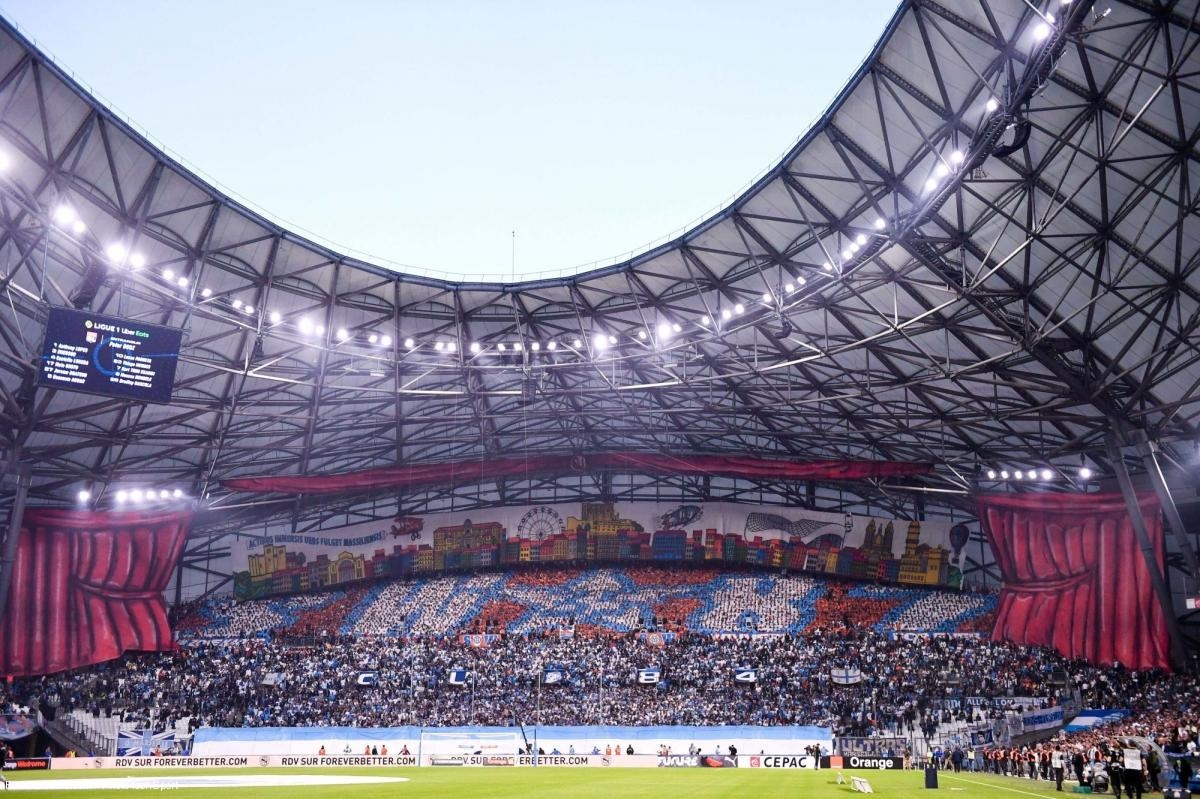 Sandrine Rousseau au Stade Vélodrome : Un Match Éclair et une Controverse Éclatante