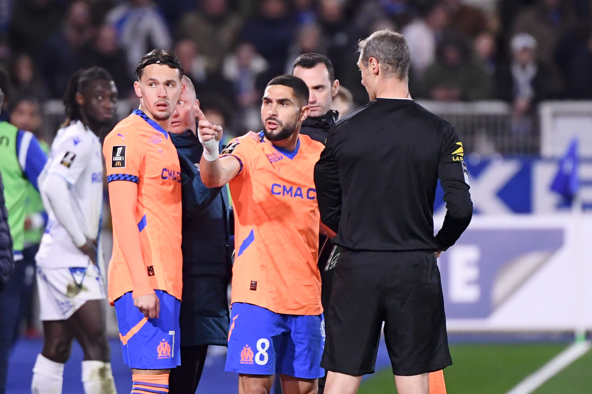 Auxerre Écrase Marseille 3-0 : Le Récit d'une Victoire Historique en Ligue 1